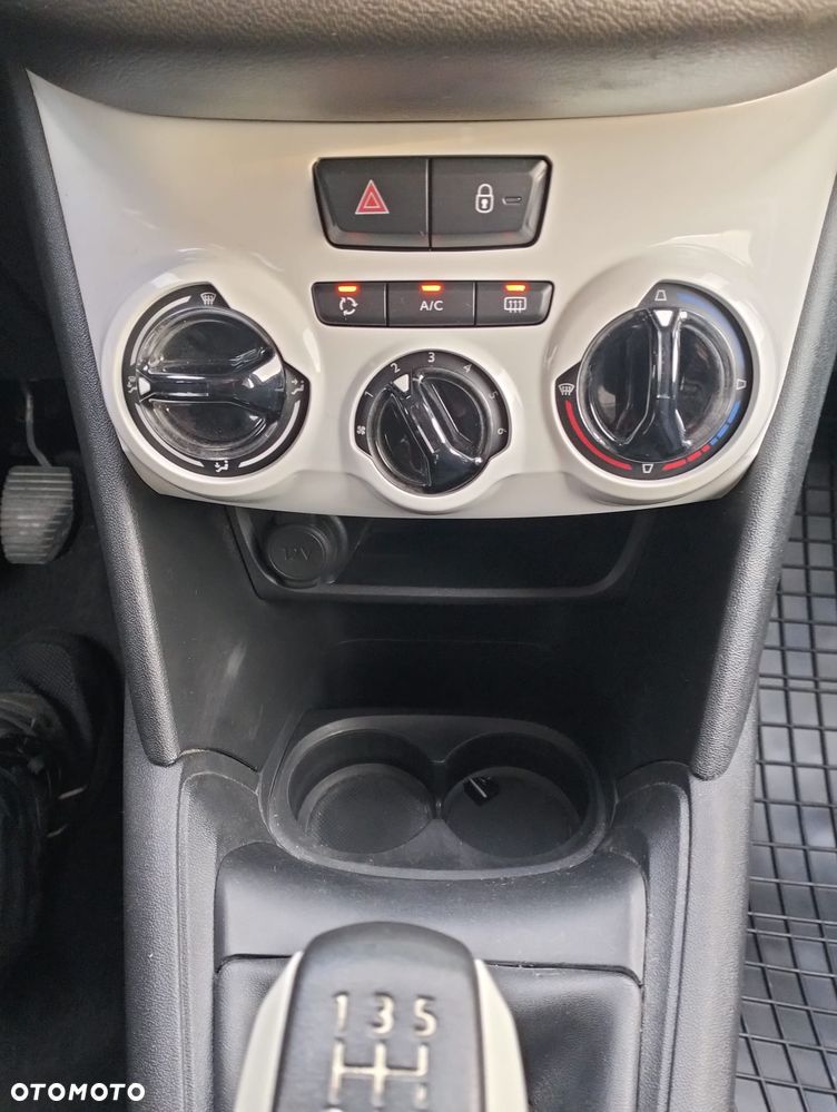 Peugeot 208 - 20