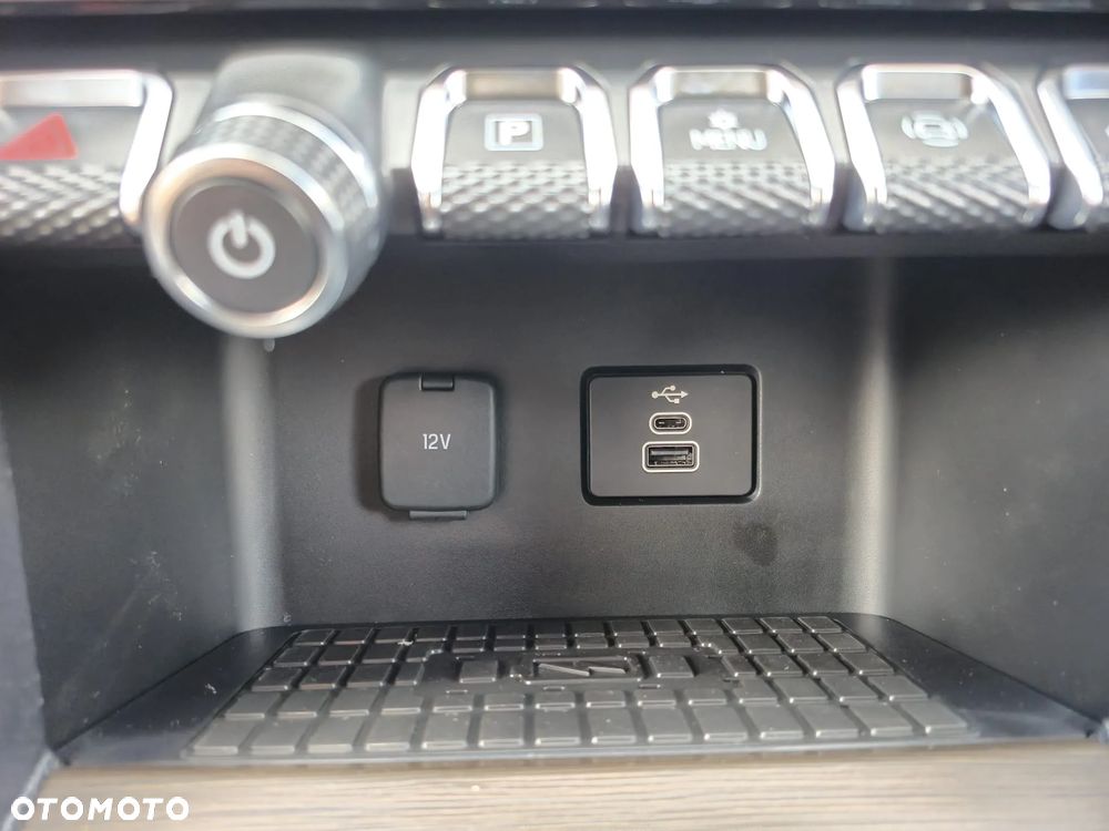 Volkswagen Amarok - 27