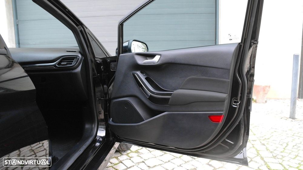 Ford Fiesta 1.0 EcoBoost ST-Line - 24