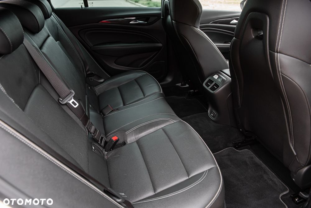 Opel Insignia - 34