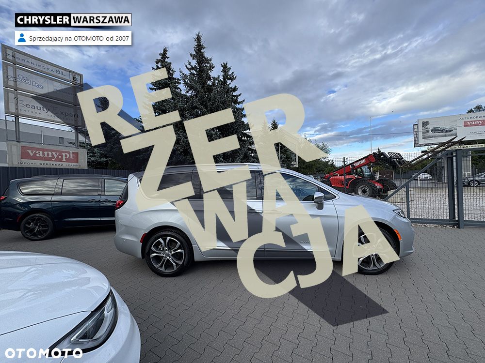 Chrysler Pacifica - 2