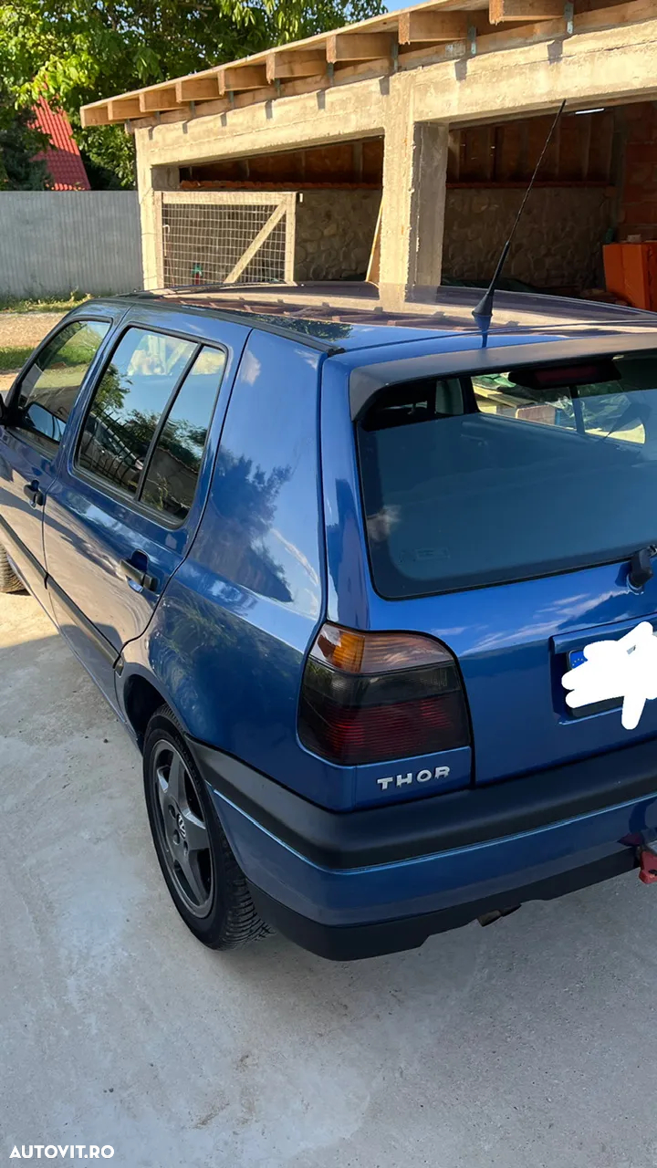 Volkswagen Golf - 2