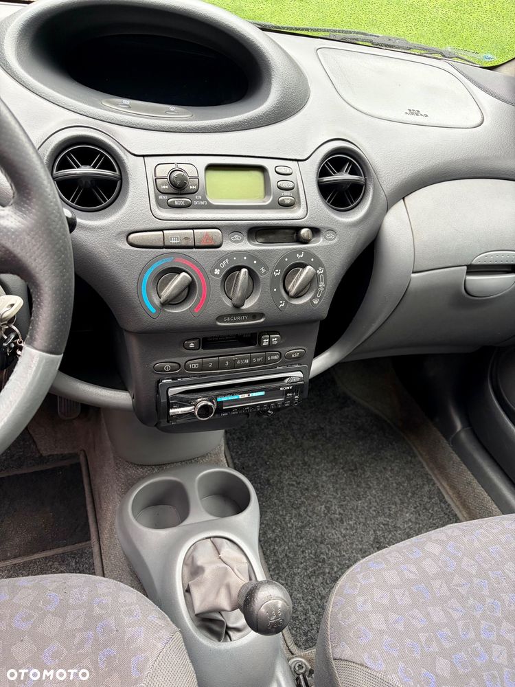 Toyota Yaris 1.0 Luna - 12