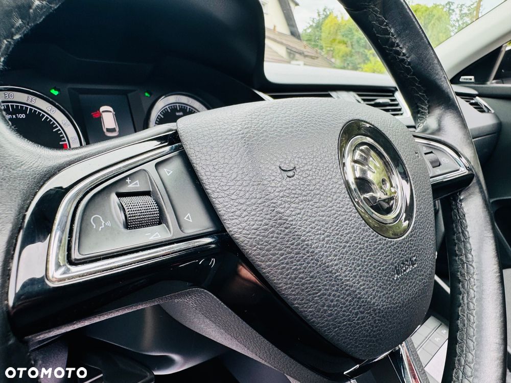 Skoda Octavia 1.6 TDI DSG Premium Edition - 39