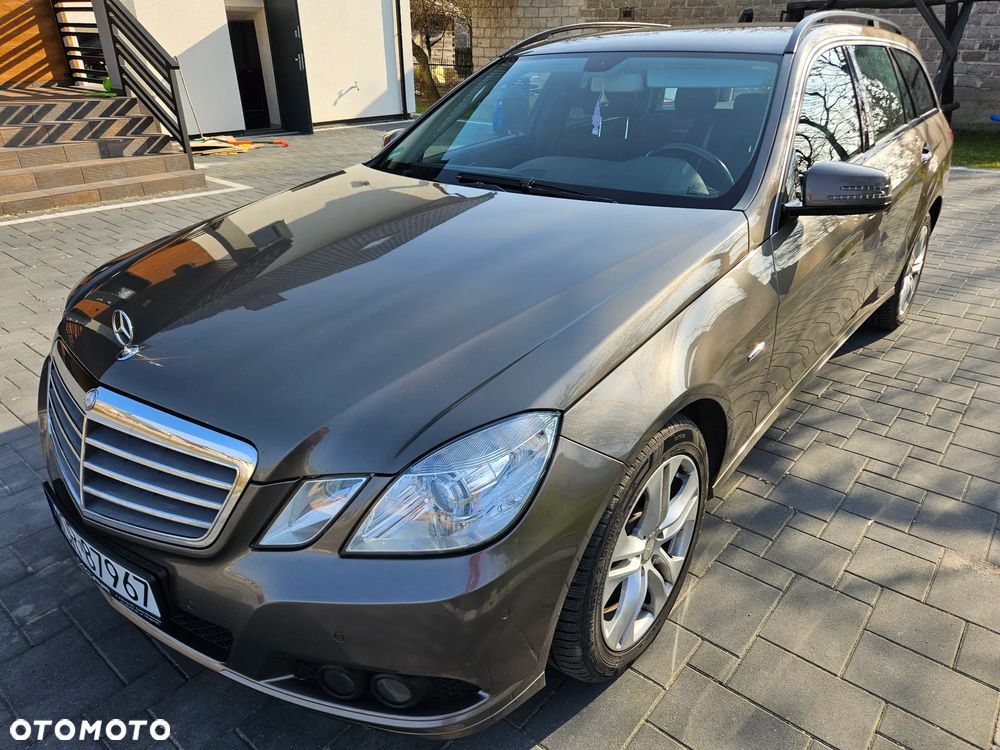 Mercedes-Benz Klasa E 200 CDI BlueEff - 1