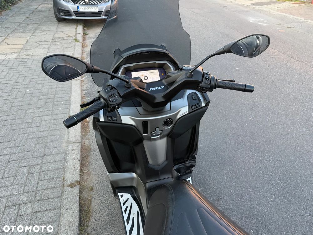 Piaggio MP-3 - 23