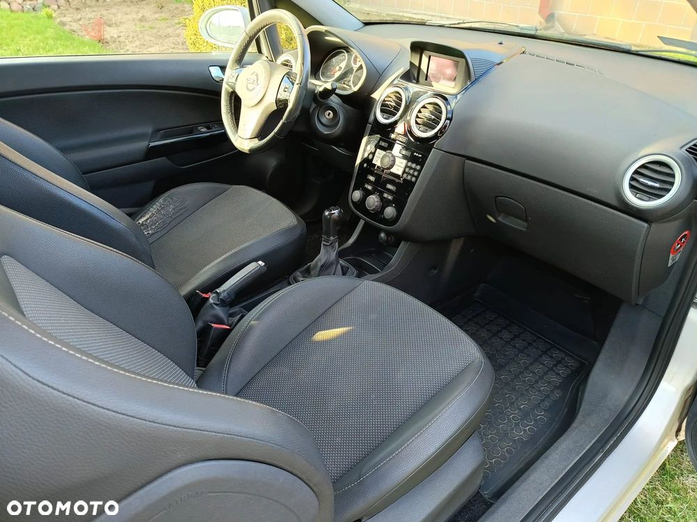 Opel Corsa 1.2 16V Enjoy - 9