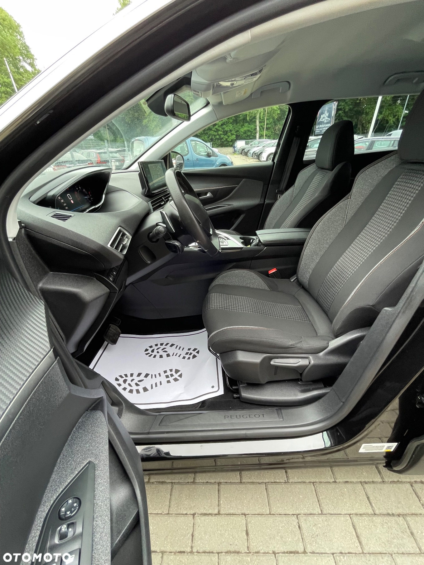 Peugeot 5008 1.5 BlueHDi Active S&S EAT8 - 6