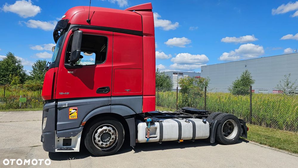 Mercedes-Benz Actros - 1