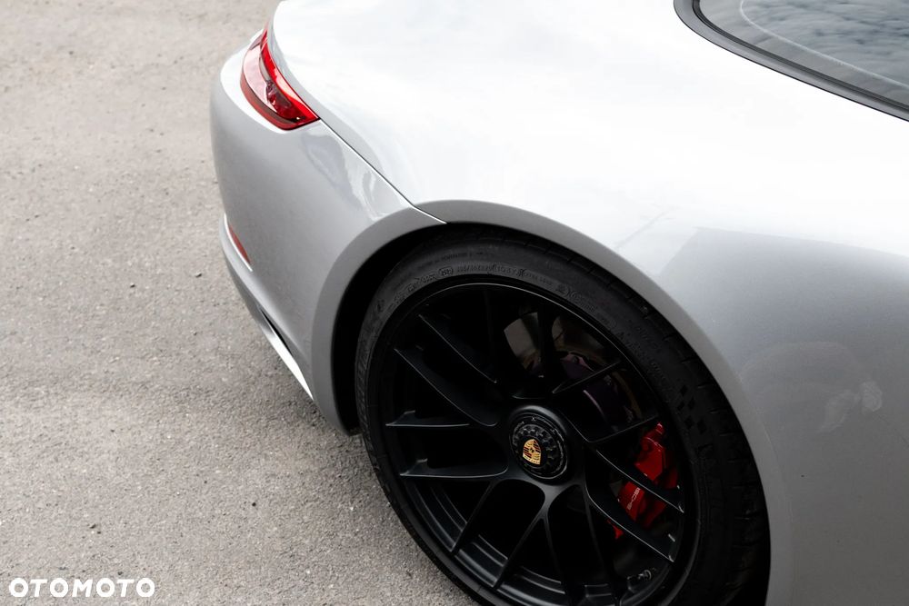Porsche 911 Carrera GTS PDK - 19