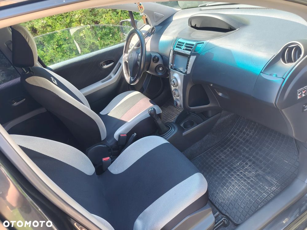 Toyota Yaris 1.3 Luna A/C - 6