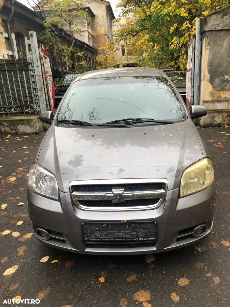 Dezmembrez Chevrolet Aveo gri argintiu 2007 1,4 benzina - 10