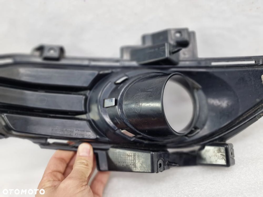 FORD MONDEO MK5 14- LEWA KRATKA BOCZNA ZDERZAKA PRZEDNIEGO PRZÓD W POŁYSKU , NR DS73-19953-Z / DS73-19953-M , NR AUKCJI A/90 - 8