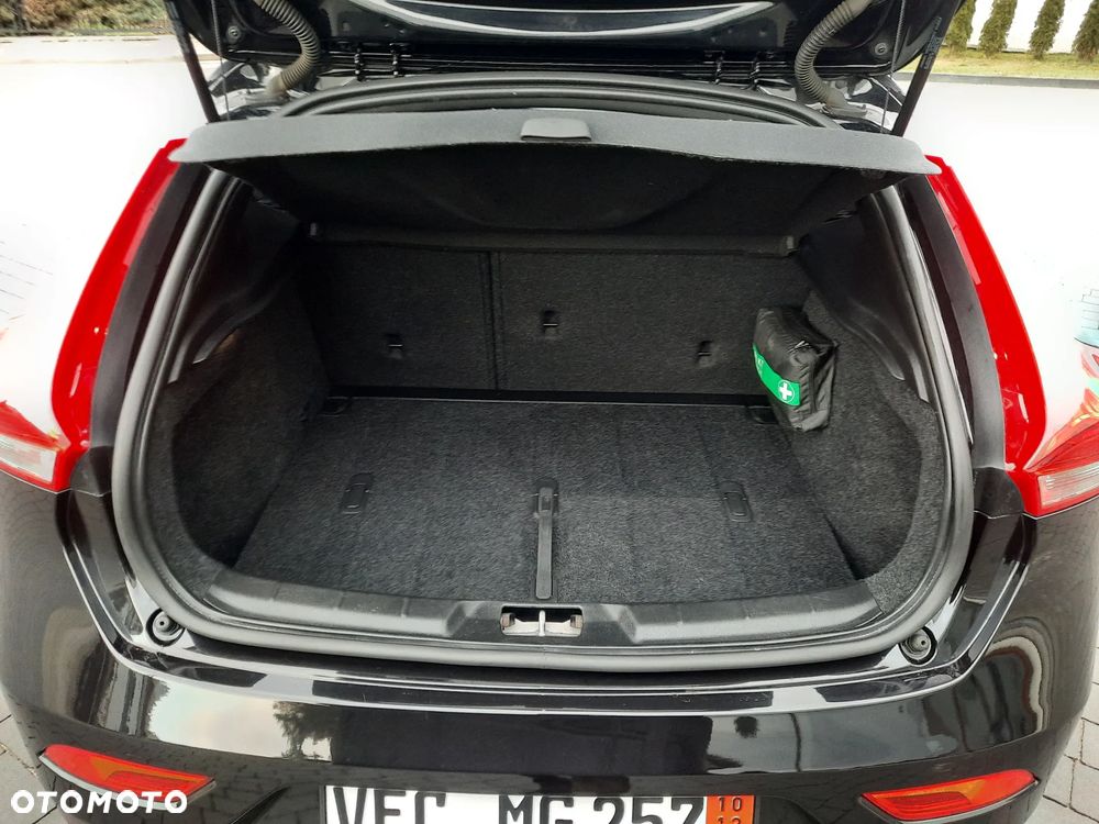 Volvo V40 D2 RDesign - 25