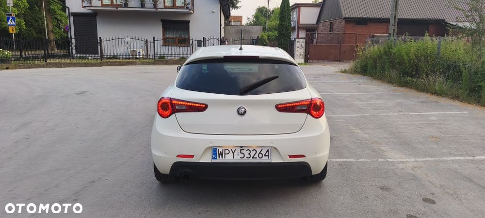 Alfa Romeo Giulietta - 2