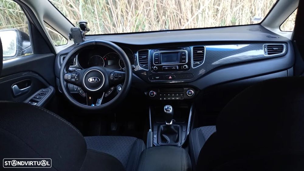 Kia Carens 1.7 CRDi ISG EX - 24