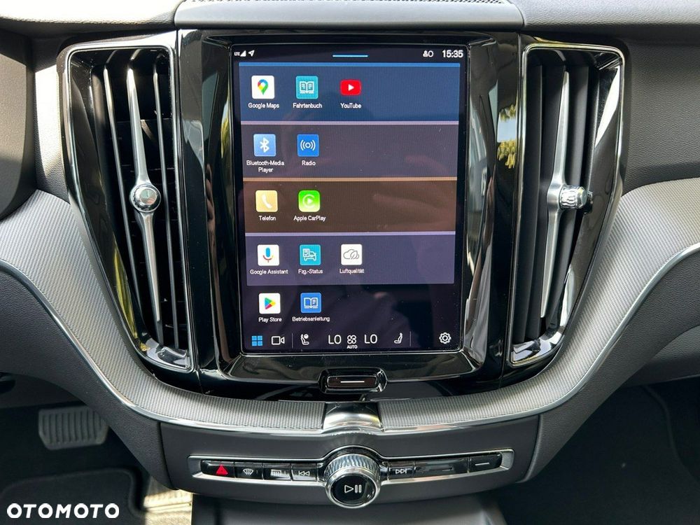 Volvo XC 60 B4 B Plus Dark - 24