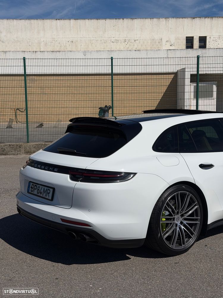 Porsche Panamera Sport Turismo - 3