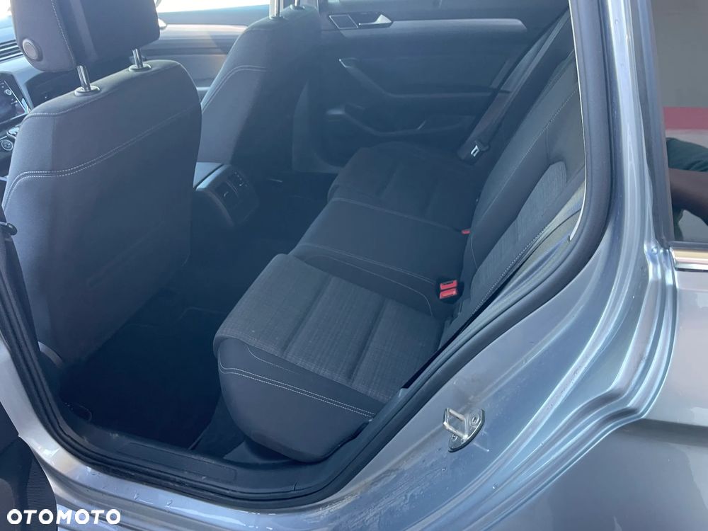 Volkswagen Passat 1.5 TSI EVO Trendline - 12