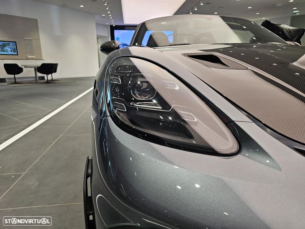 Porsche 718 Spyder - 11