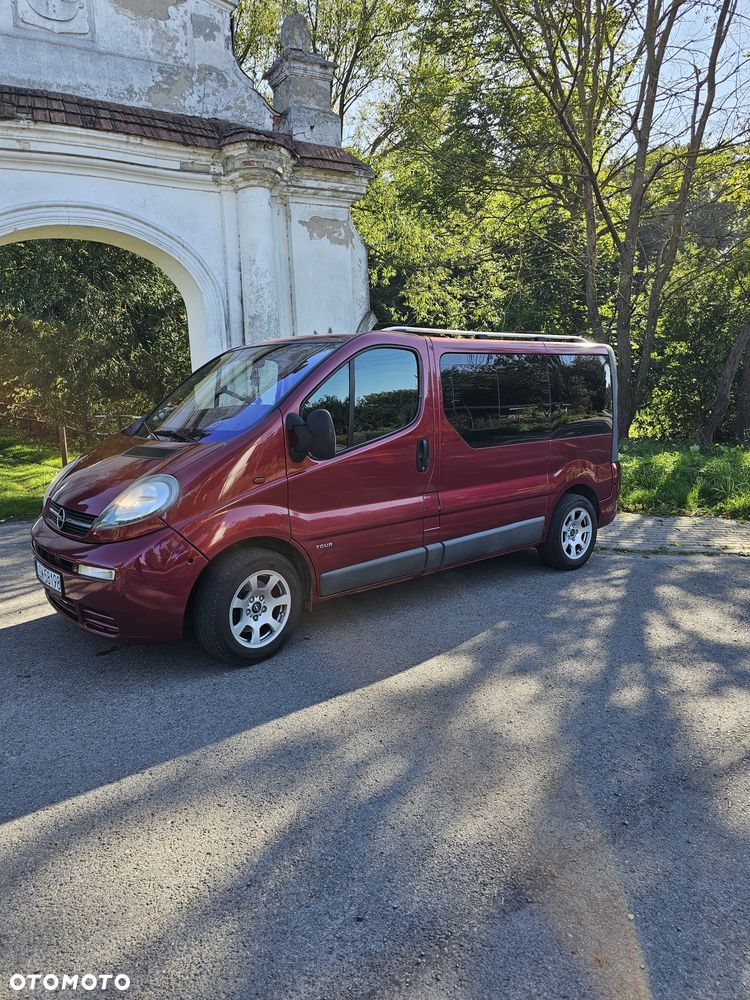 Opel Vivaro - 1