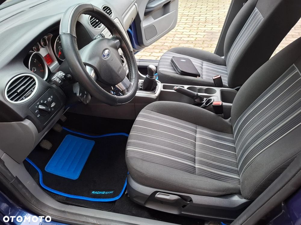 Ford Focus 1.6 16V Fun X - 14