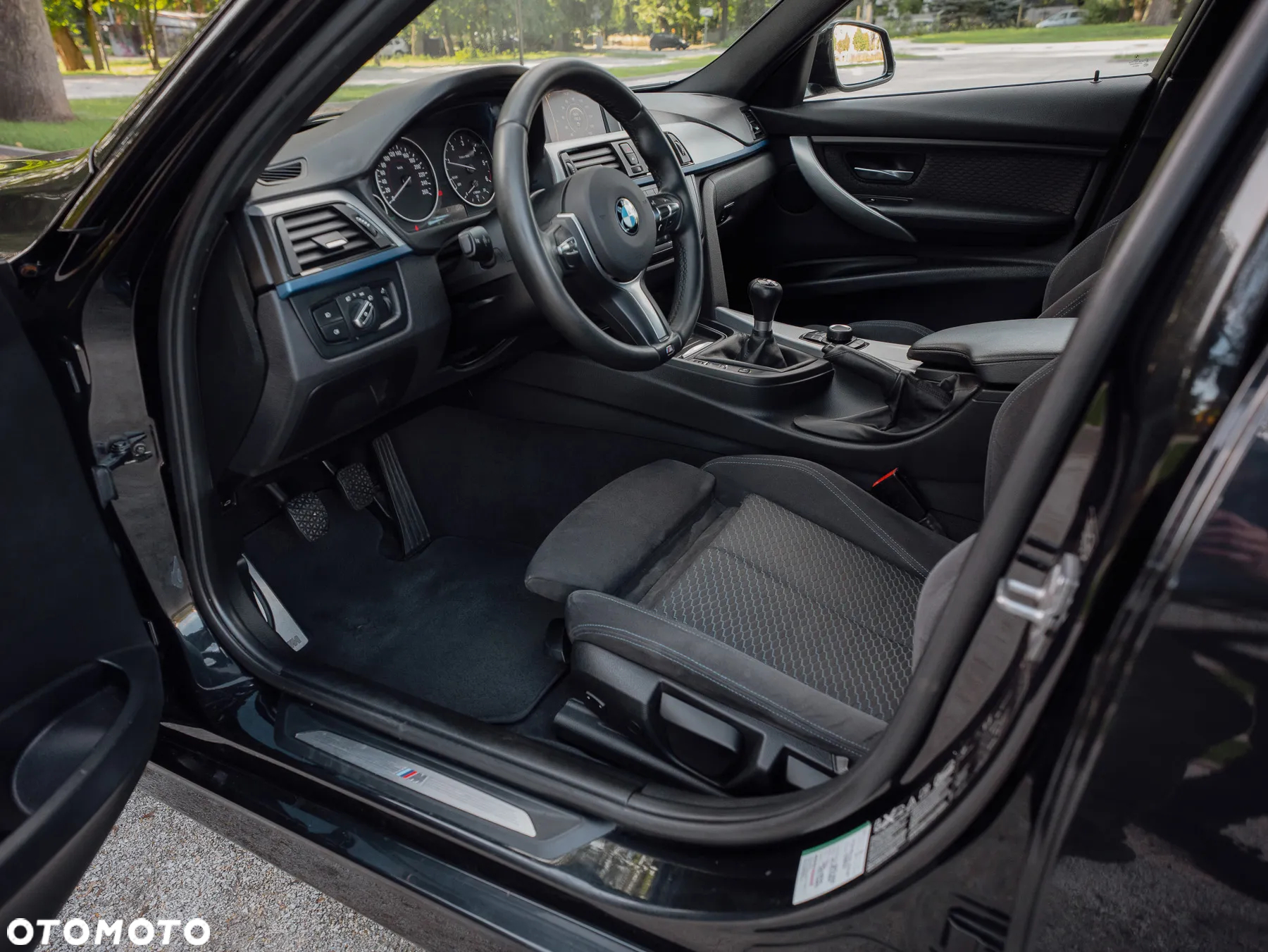 BMW Seria 3 320d xDrive - 16