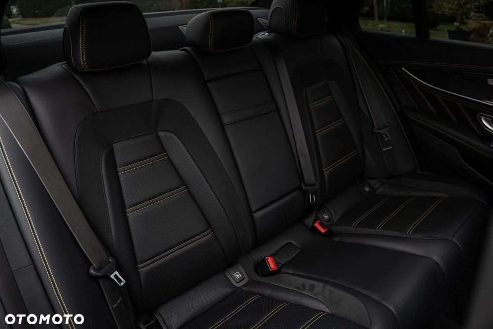 Mercedes-Benz Klasa E AMG 63 S 4-Matic+ - 38