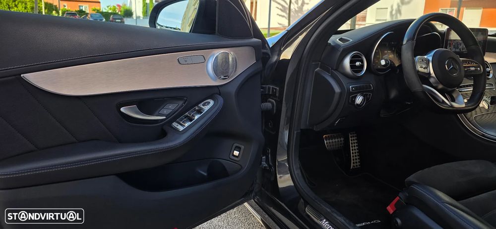 Mercedes-Benz C 300 - 11