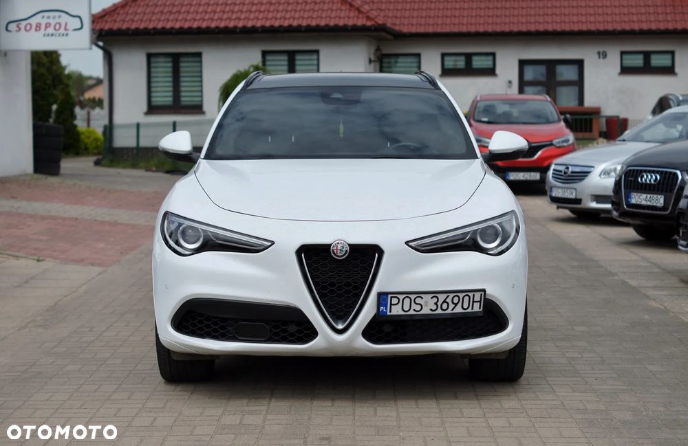 Alfa Romeo Stelvio 2.0 Turbo 16V AT8-Q4 Ti - 3
