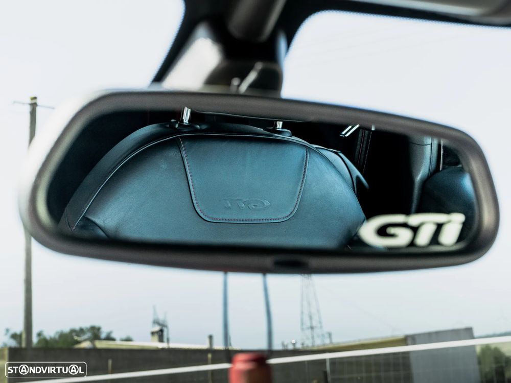 Peugeot 208 GTI 200 THP - 29