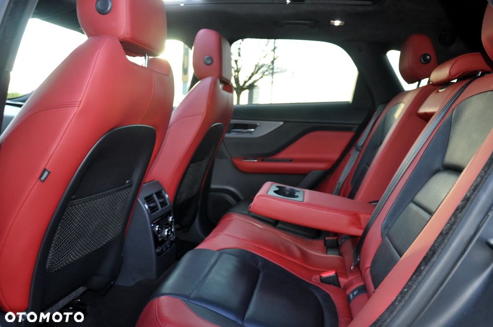 Jaguar F-Pace S AWD - 22