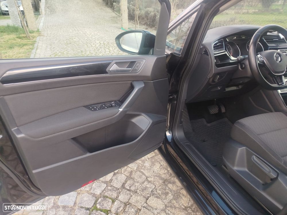 VW Touran 1.6 TDI Confortline DSG - 13