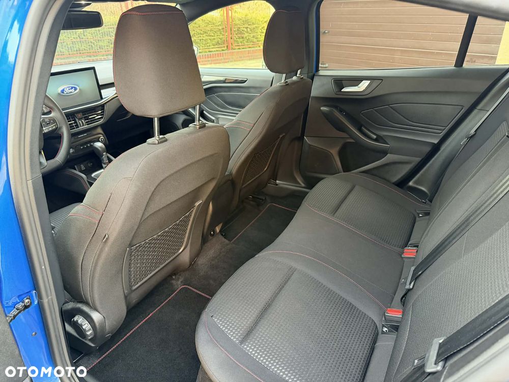 Ford Focus 1.0 EcoBoost mHEV ST-Line X - 13