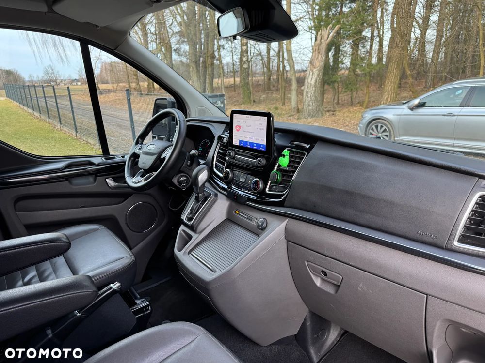 Ford Tourneo Custom - 21