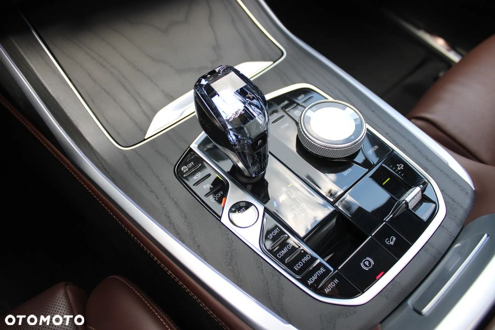 BMW X7 M50i sport - 25
