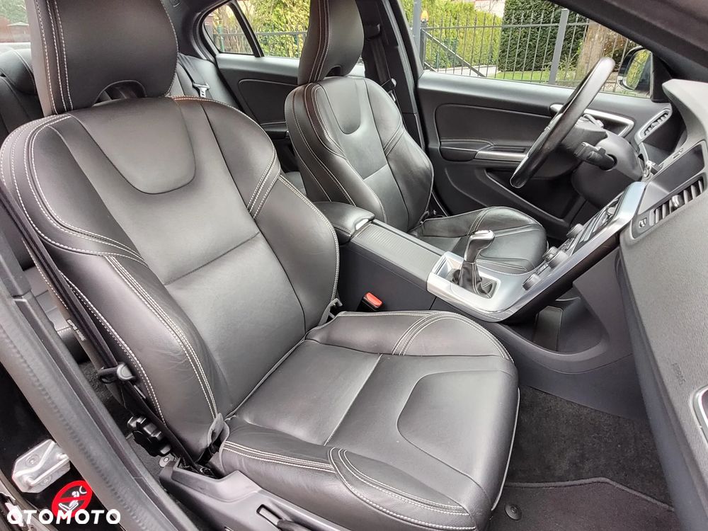 Volvo S60 D3 Linje Svart - 21