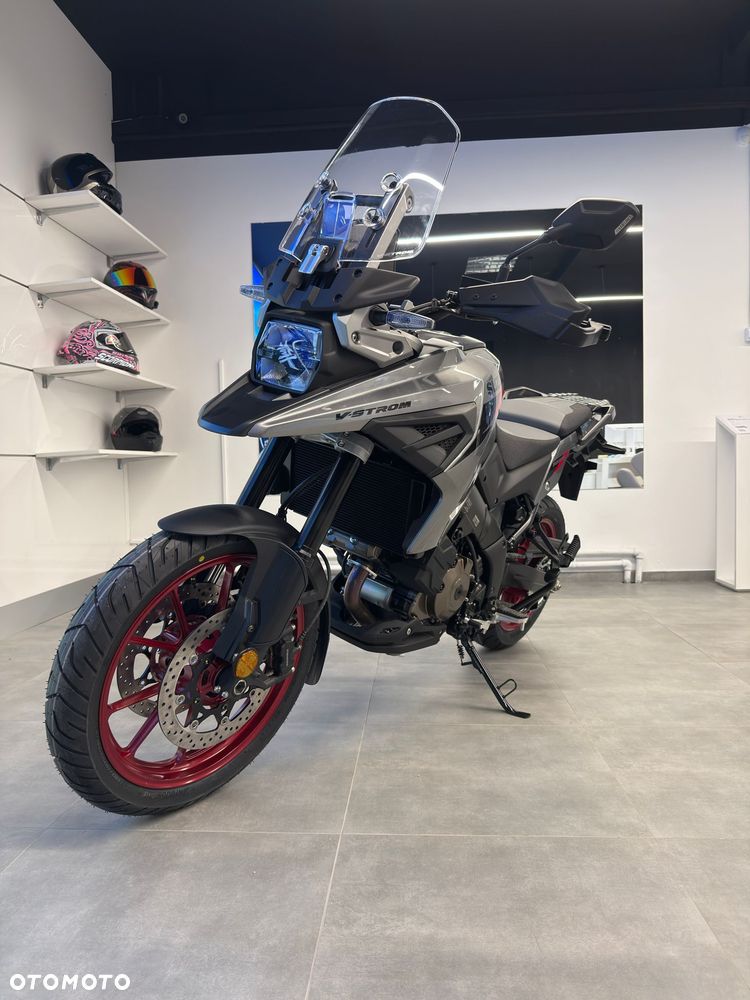 Suzuki V-STROM - 1
