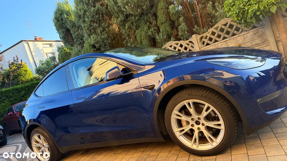Tesla Model Y Long Range AWD - 13