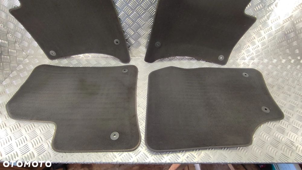 VW TOUAREG 7L 03-09R WYCIERACZKI DYWANIKI WELUROWE CZARNE KOMPLET PRZOD TYL 7L6862477 ORYGINAL - 3