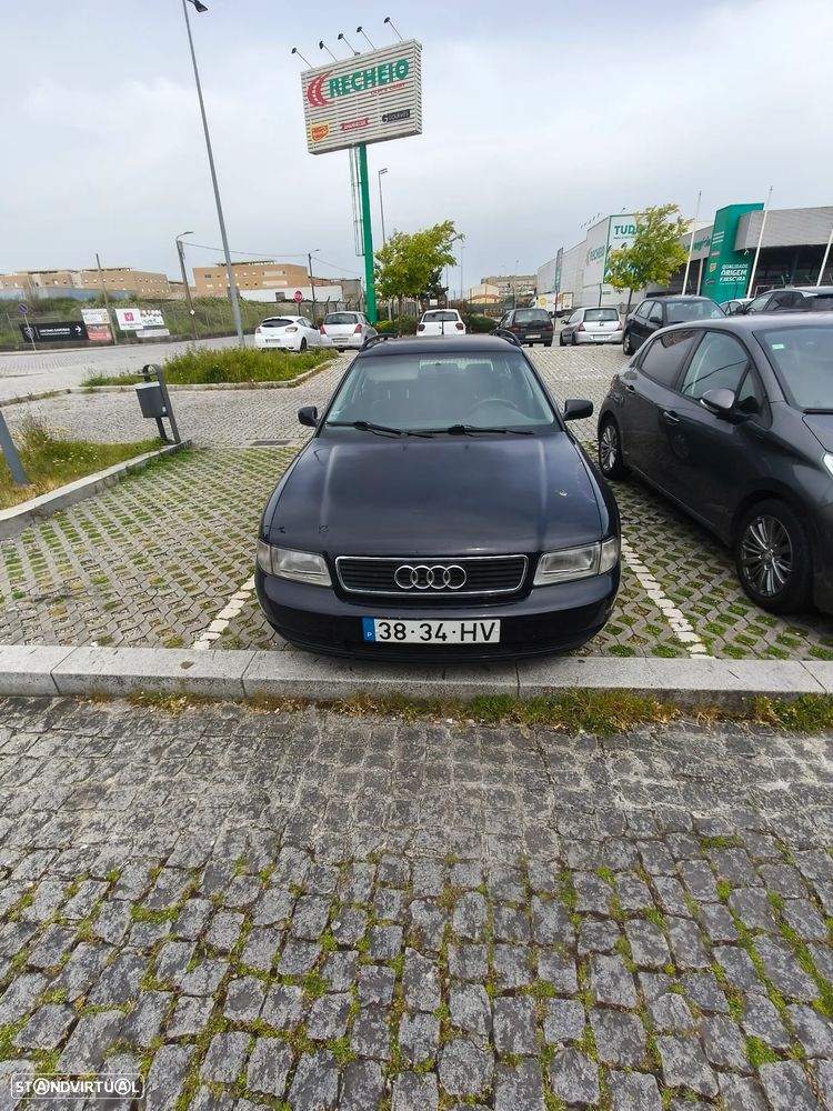 Audi A4 Avant 1.8 Confort - 1