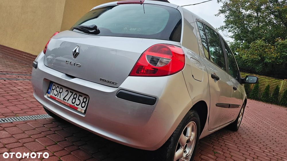 Renault Clio 1.6 Confort Privilege - 19