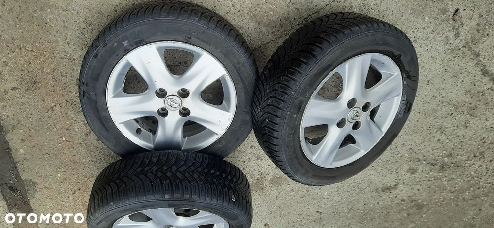 Toyota KOŁA FELGI Na sztukI TOYOTA YARIS 5,5x15 ET45 42611-0D220 Opona zimowa   hankook - 1