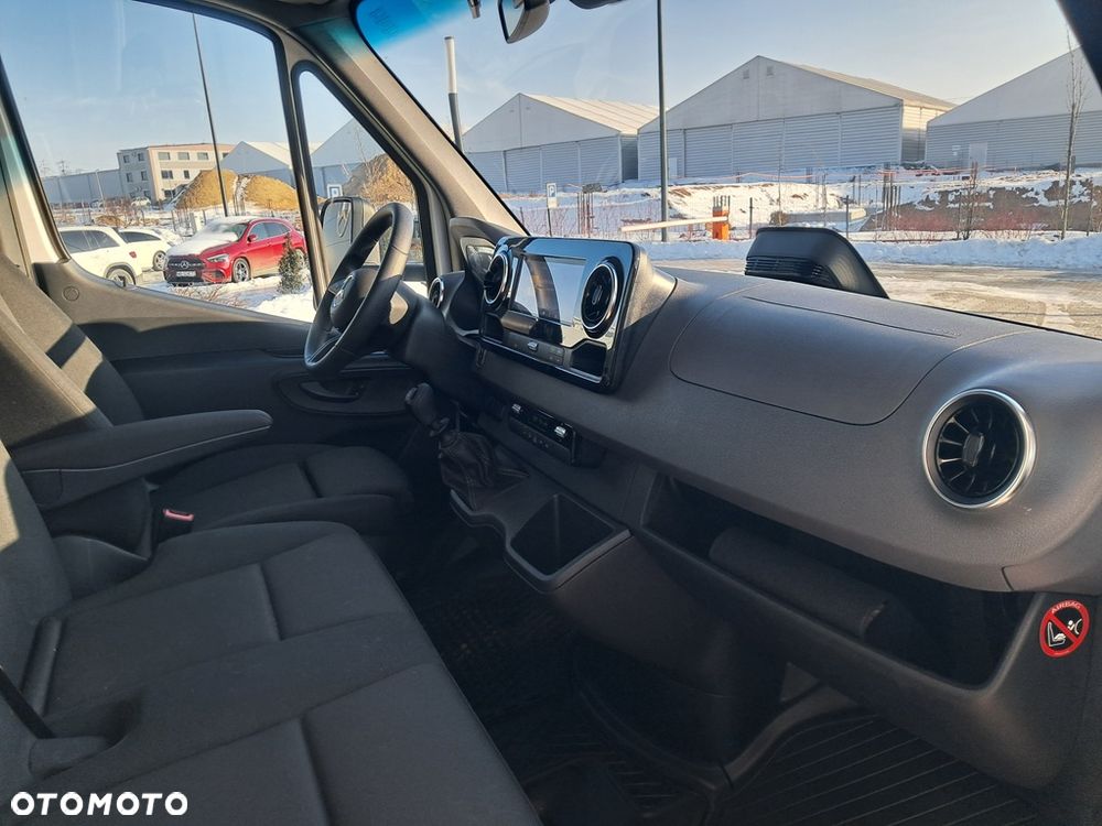 Mercedes-Benz Sprinter - 19