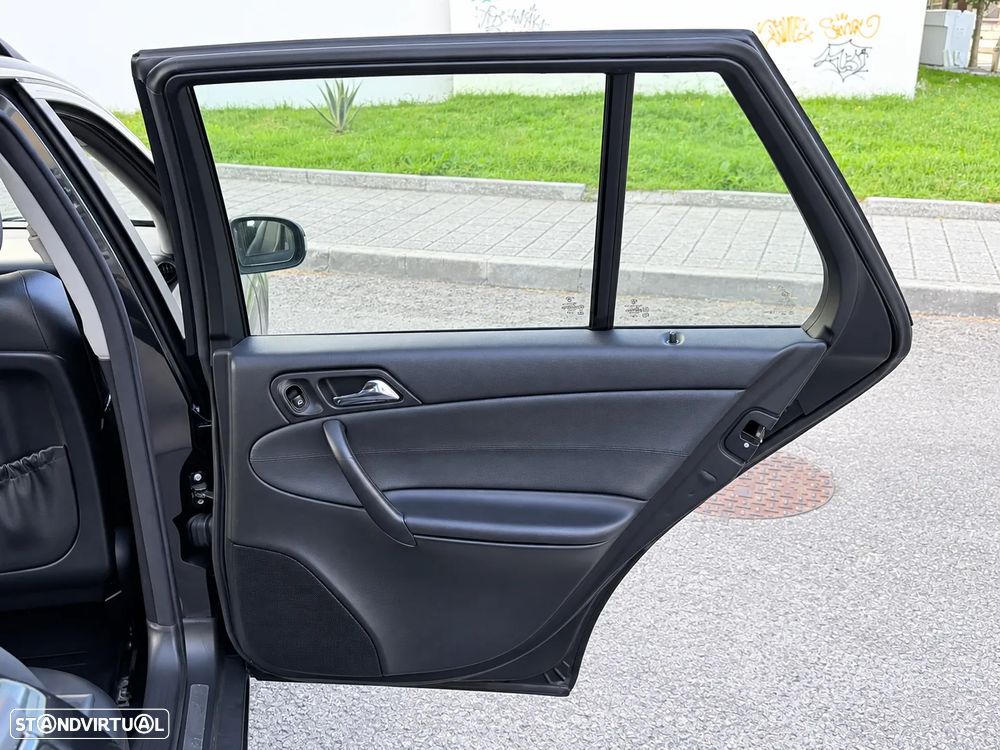 Mercedes-Benz C 220 T CDI Avantgarde - 39
