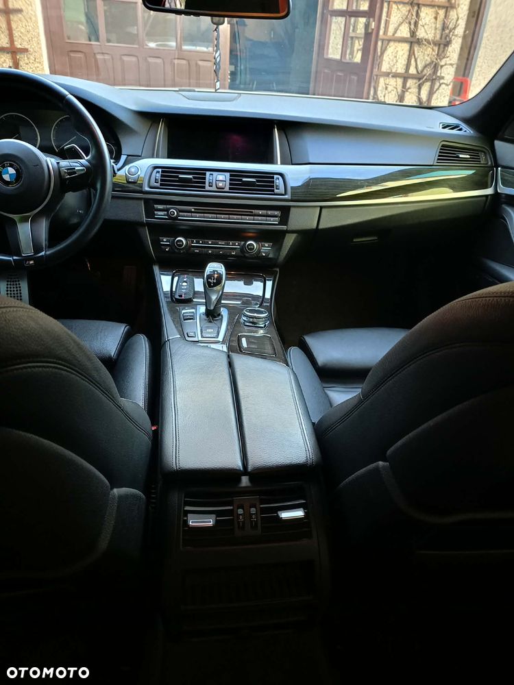 BMW Seria 5 535i Sport-Aut - 11