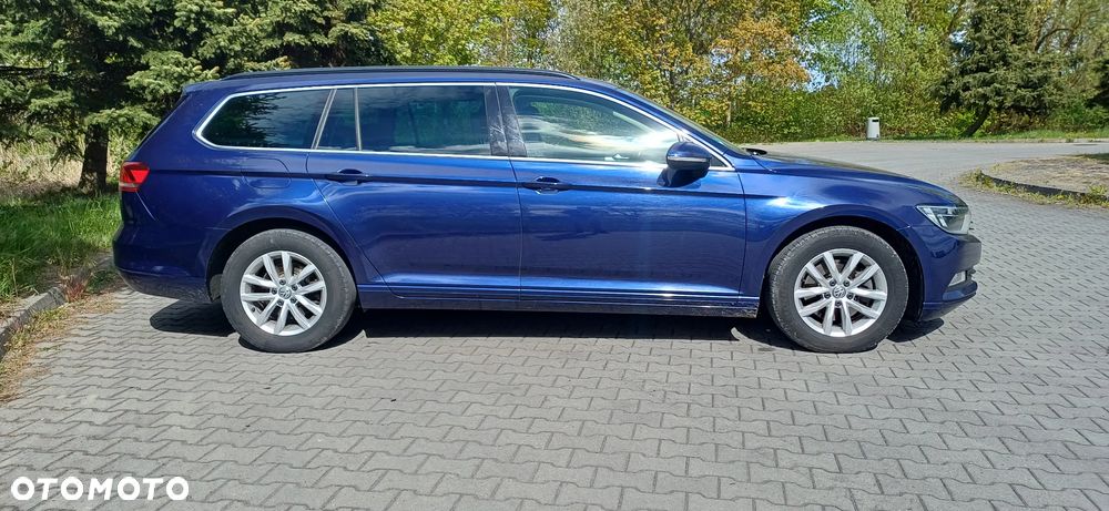 Volkswagen Passat 2.0 TDI BlueMotion Technology Highline - 13