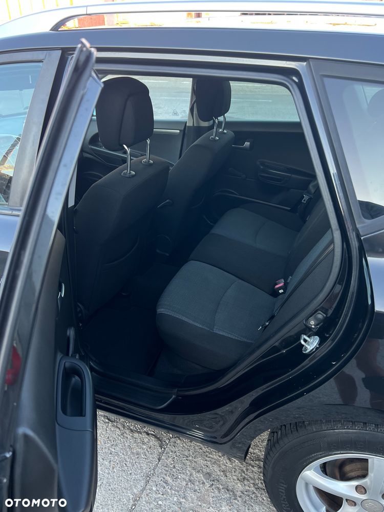 Kia Ceed - 11