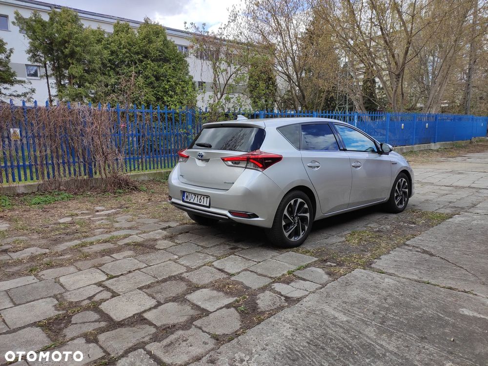 Toyota Auris 1.8 HSD Luna - 2
