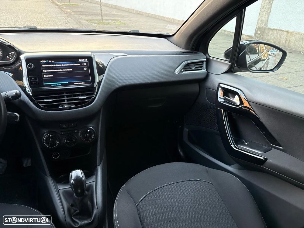 Peugeot 208 1.6 BlueHDi Style - 21